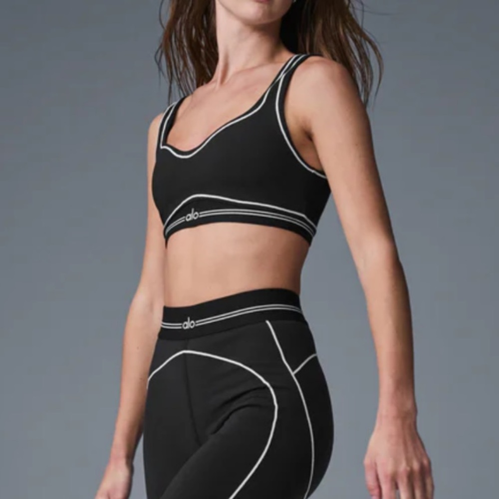 ALO Yoga Airbrush Heart Throb Bra + Pants (Full Set)